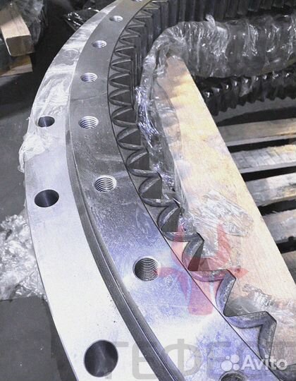 Поворотный круг Hyundai R330LC-9SH 81N9-01021