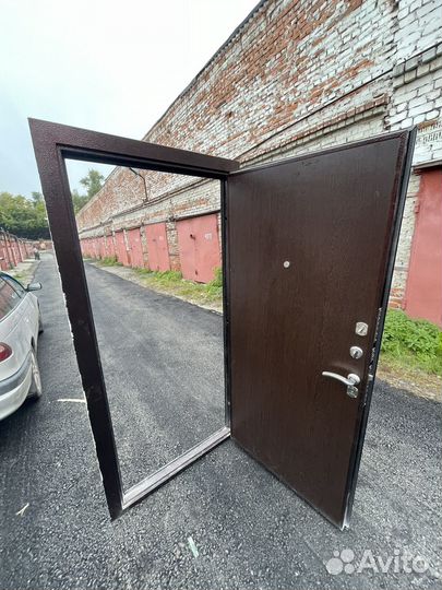 Дверь входная металлическая