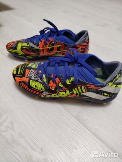 Детские футбольные бутсы