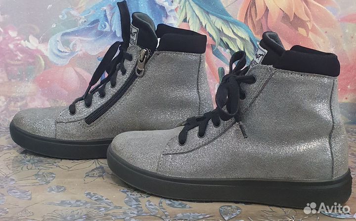 Ботинки на девочку