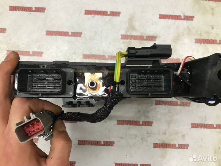 BRP Ski-Doo Summit 850 E-Tec коммутатор