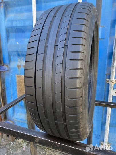 Pirelli P Zero PZ4 225/50 R18 99W