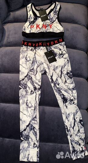 Спортивный костюм для девочки на рост 140, 10 леь