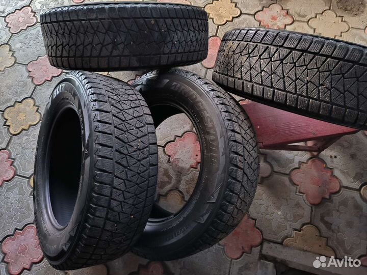 Bridgestone Blizzak DM-V3 215/65 R16