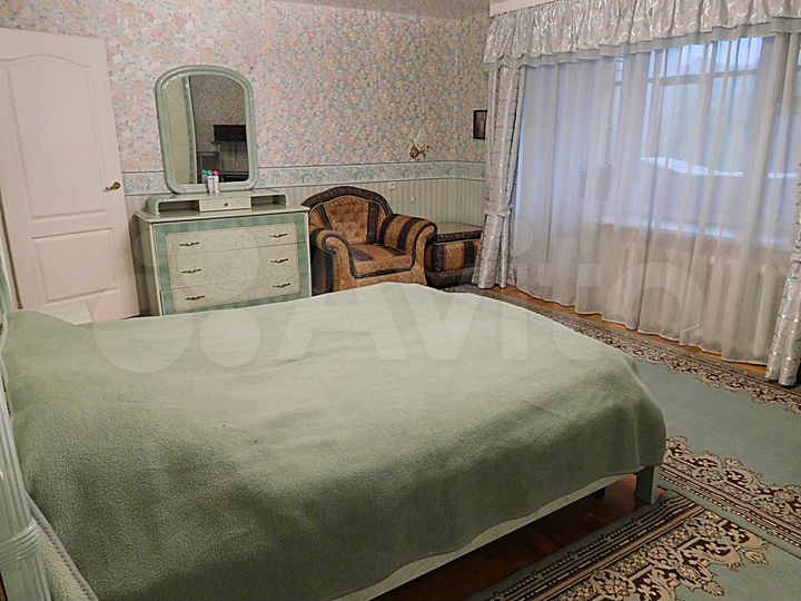 4-к. квартира, 160 м², 4/15 эт.