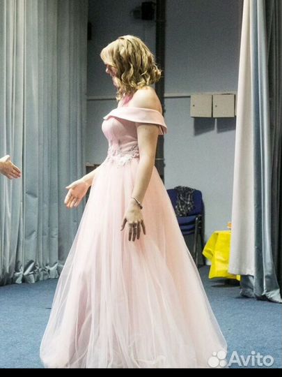 Платье вечернее пышное
