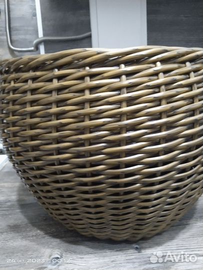 Кашпо для цветов из ротанга
