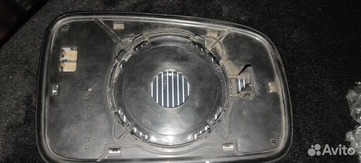 Зеркальный элемент левый Kia Sorento 1 2008