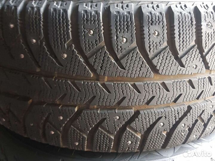 Bridgestone Ice Cruiser 5000 225/50 R17 94T