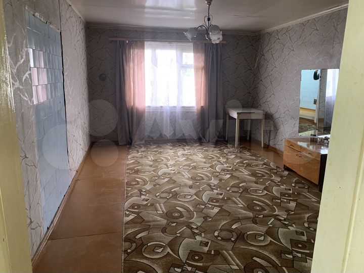 3-к. квартира, 70 м², 1/1 эт.