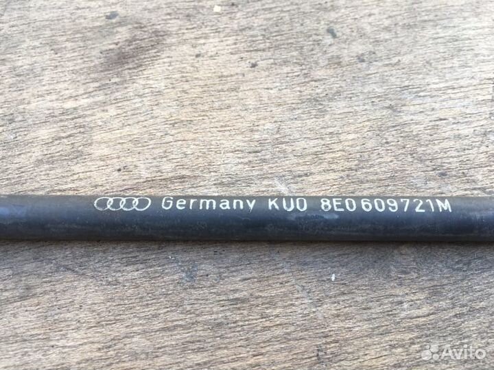 Трос ручного тормоза ручника правый Audi A4 B6 B7