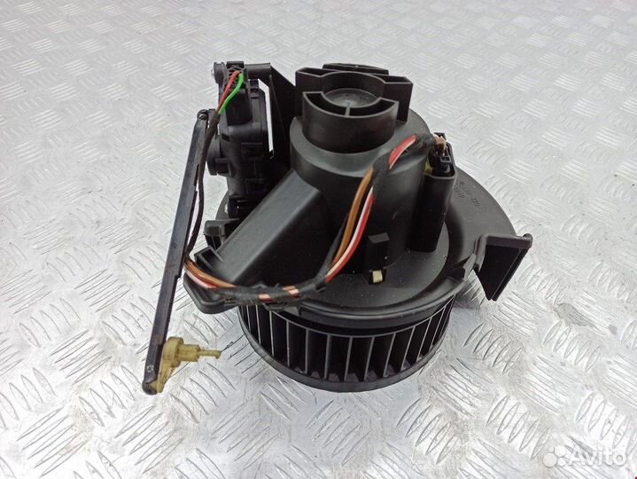 Моторчик печки для Opel Zafira A 9119001