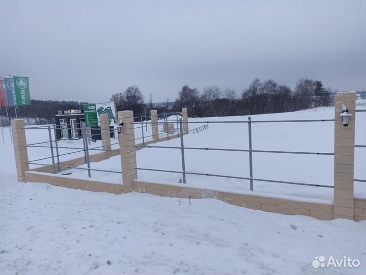 Забор в любое время года