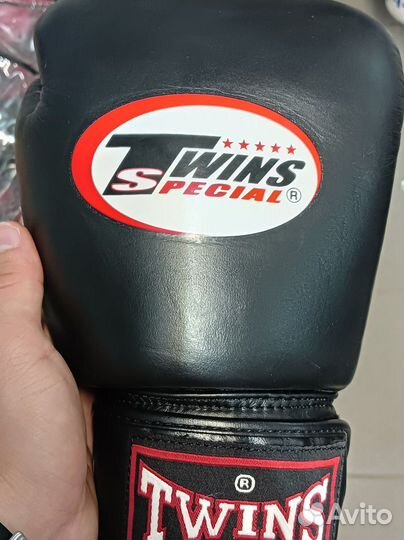 Боксерские перчатки