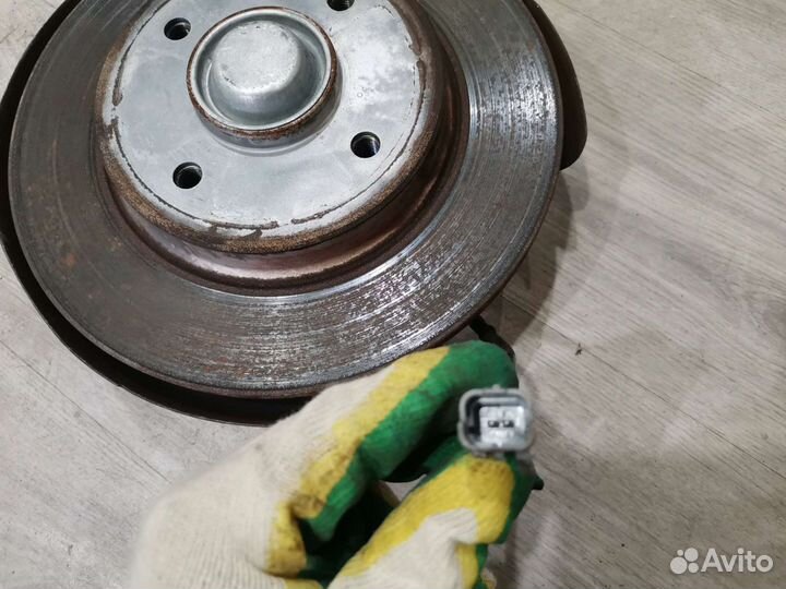 Кулак поворотный задний левый Peugeot 308