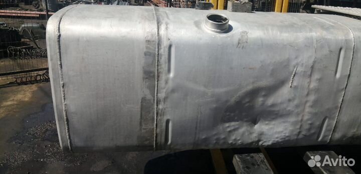 Бак топливный MAN 1030л (утиль)