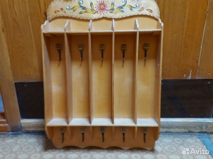 Вешалка настенная