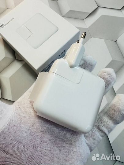 USB-C Power Adapter 30W для MacBook, iPad