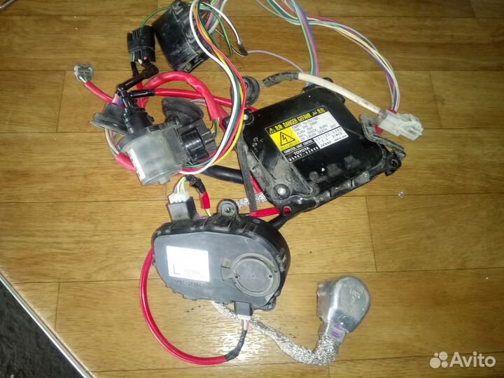 Блок розжига ксенона Denso Koito Toyota 8596753040