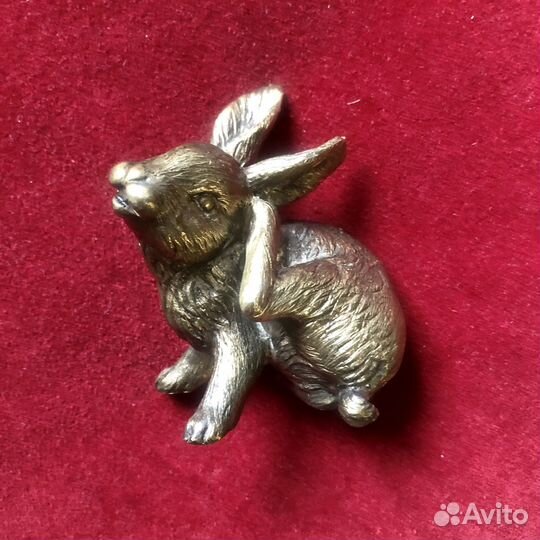 Бронзовая скульптура «Кролик»