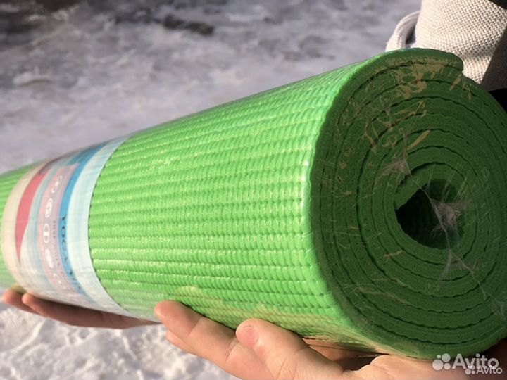 Коврик зеленый для занятий спортом 173*61см