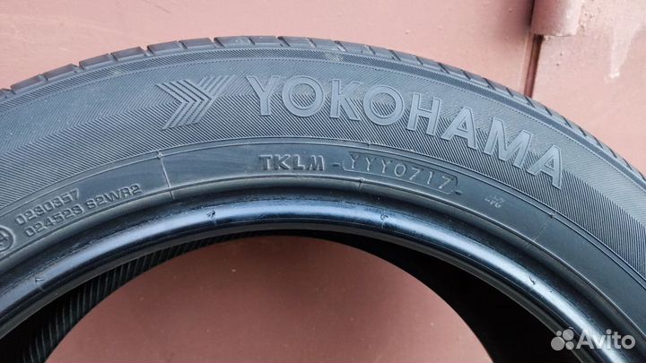 Yokohama BluEarth-A 215/55 R17