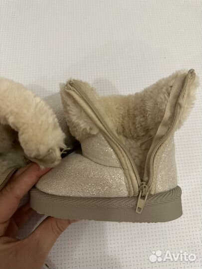 Зимние сапожки на малыша