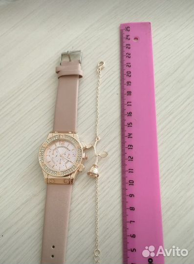 Часы наручные женские