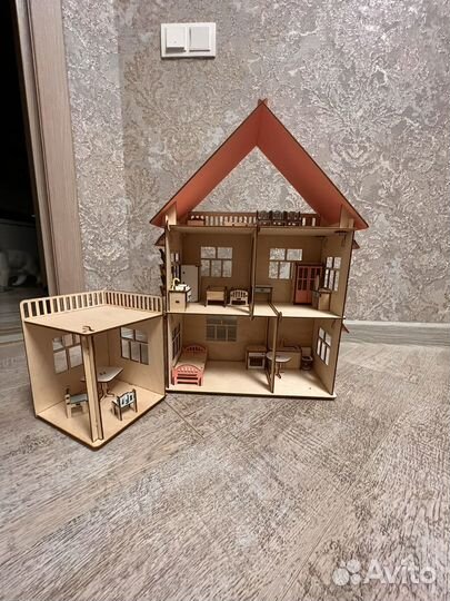 Домик кукольный