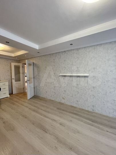 3-к. квартира, 82 м², 1/12 эт.