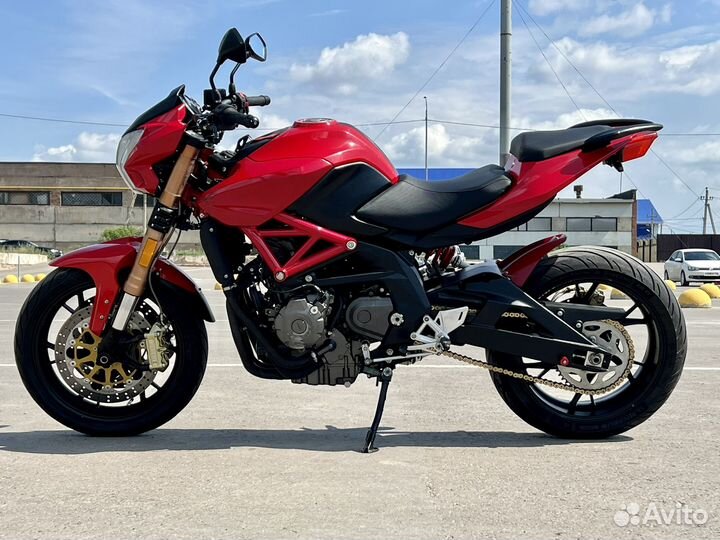 Benelli 600