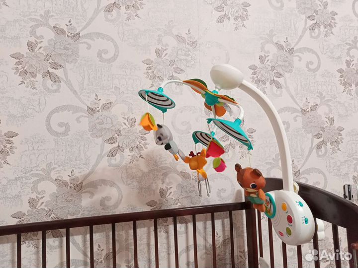 Детский мобиль в кроватку