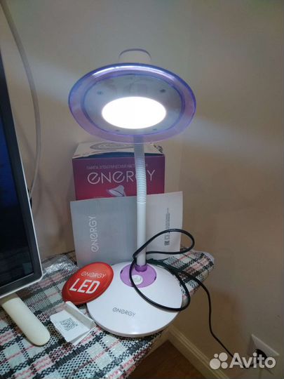 Лампа настольная новая