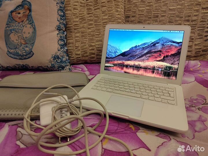 Apple MacBook A1342
