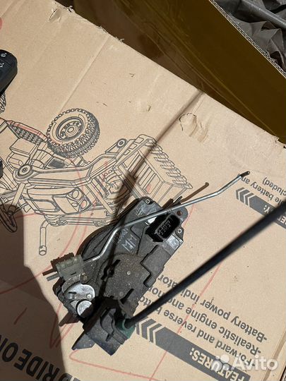 Замок передний правый astra H