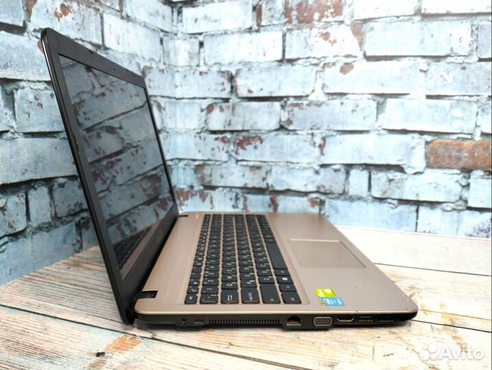 Мощный asus на i3-4005u/ GT 920M/ RAM 8/ SSD