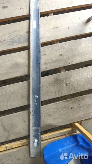 Молдинг передней правой двери Гранта Калина 2