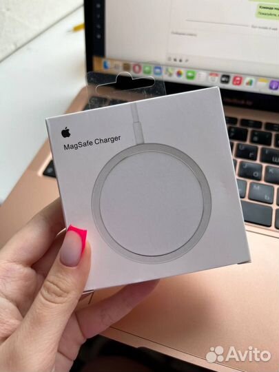 Беспроводное зарядное устройство MagSafe Charger