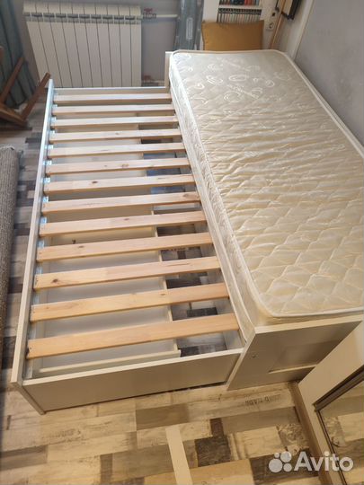 Кровать IKEA brimnes