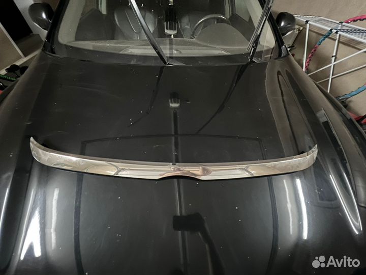 Молдинг капота на toyota camry 50