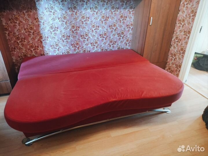 Продаётся диван-еврокнижка б/у.Доставка