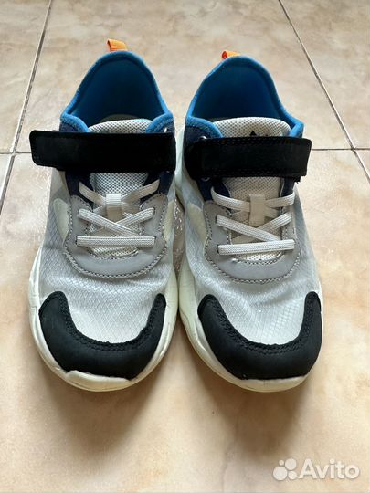 Кроссовки котофей