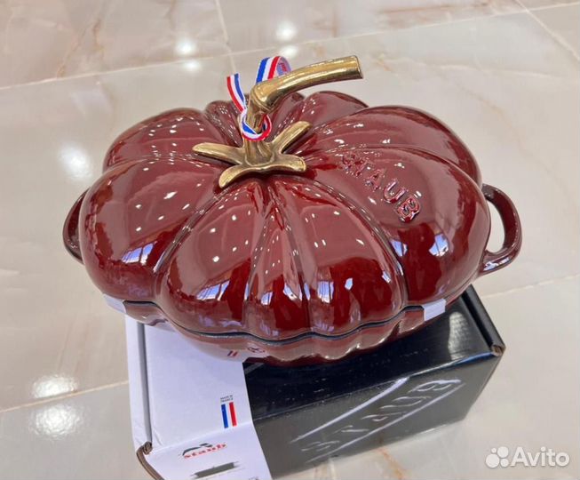 Кастрюля чугунная staub