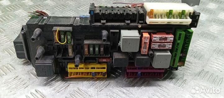 Блок предохранителей Mercedes-Benz C-Class