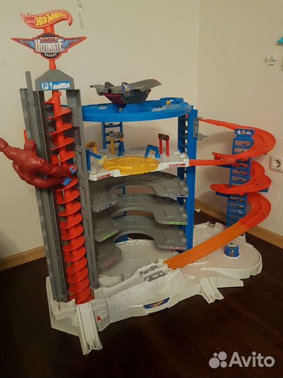 Супергараж Hot Wheels/хот вилс парковка
