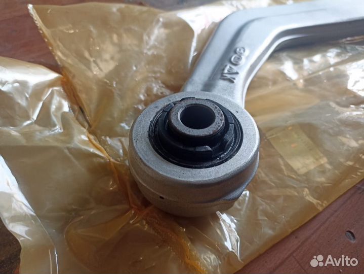 Рычаг поперечный прав верх KIA optima