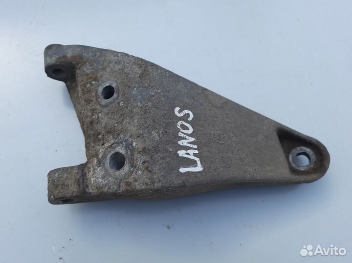 Кронштейн генератора Chevrolet Lanos