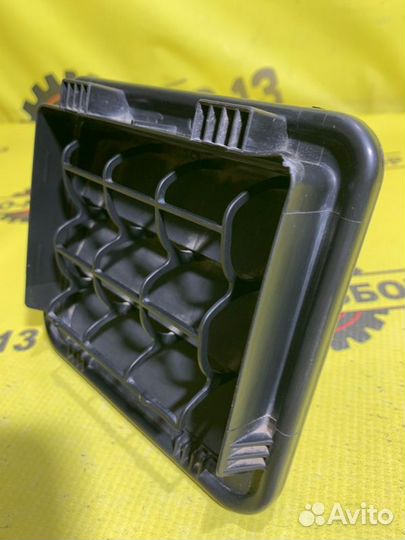 Решетка вентиляционная задняя левая Kia Ceed 3 CD