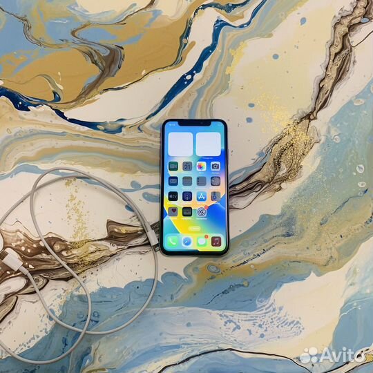 iPhone X, 64 ГБ