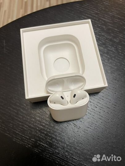 Airpods 1 наушник левый и кейс